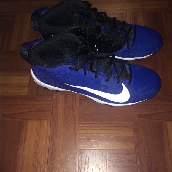 Baseball Cleats - Picture 2 of 4